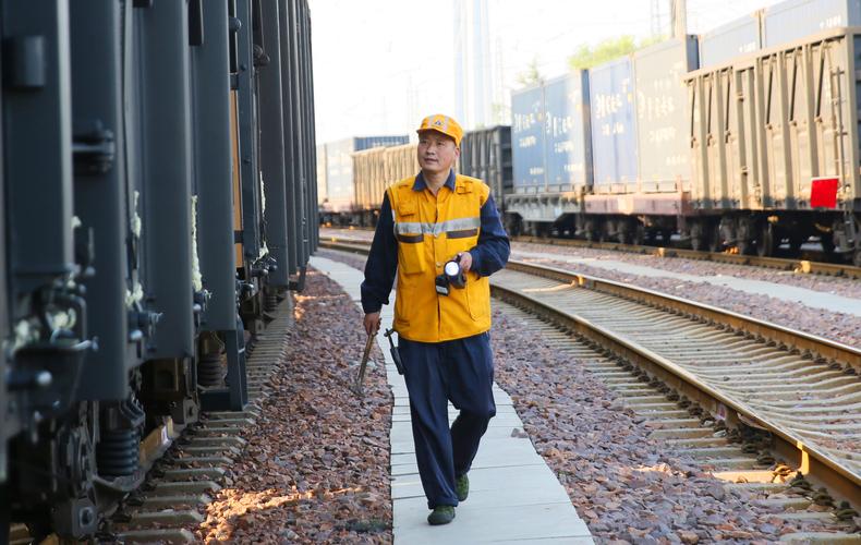 貨運(yùn)列車(chē) 電力貨運(yùn)列車(chē) 電力設(shè)計(jì)規(guī)范