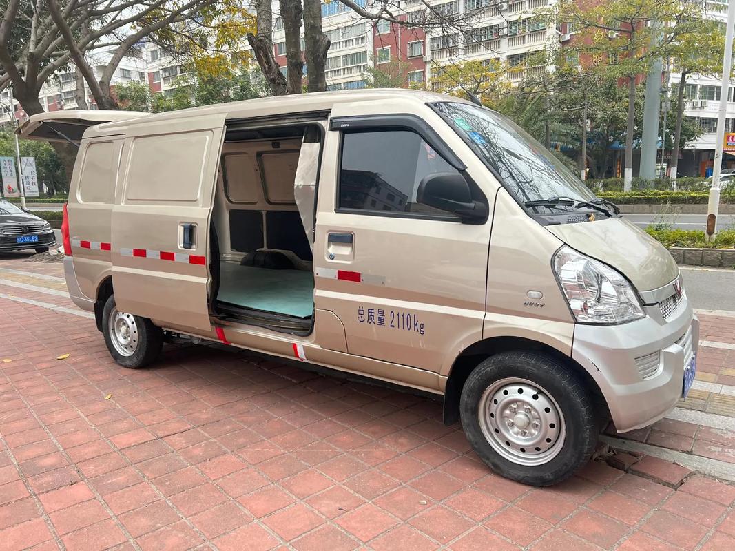 貨運(yùn)加長(zhǎng)面包貨運(yùn)加長(zhǎng)面包車(chē)圖片